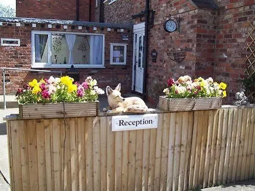 Fifth Milestone Cottage Dunnington Bed & Breakfast